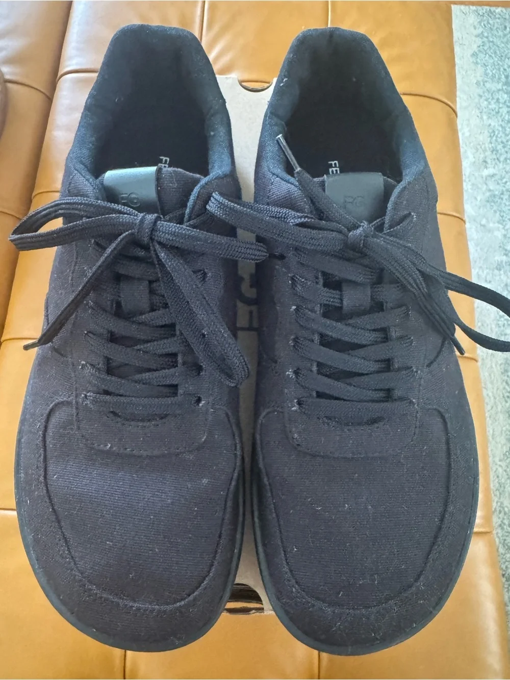 Feelgrounds Black Canvas Barefoot Sneakers Men’s Size 11